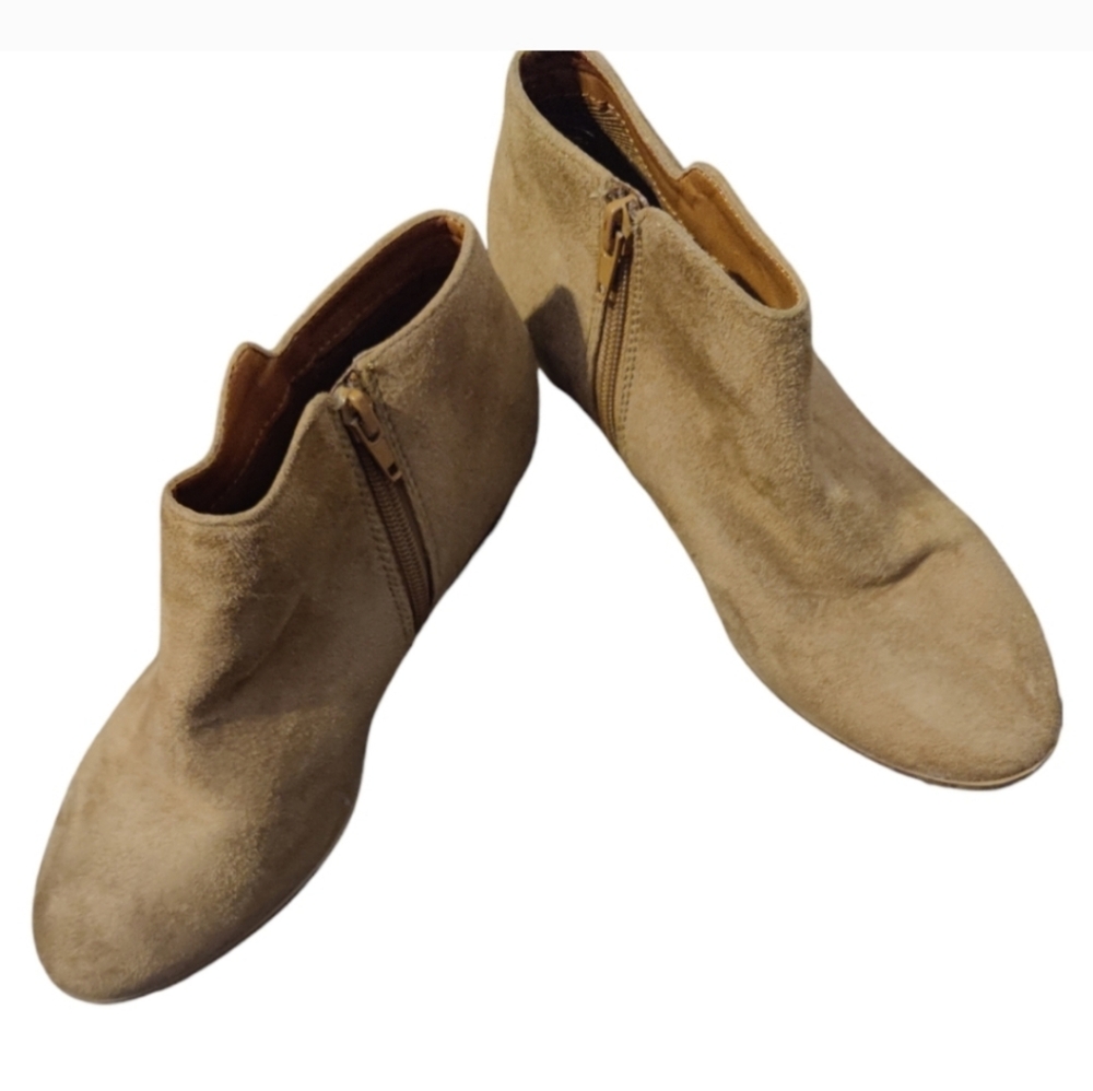 Tan boots